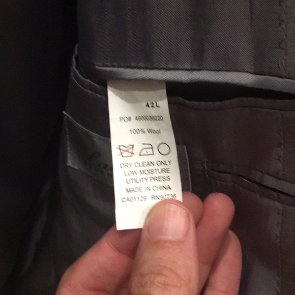 3/$60 Ralph Lauren Grey Suit Jacket. Size 42L - Picture 4 of 7